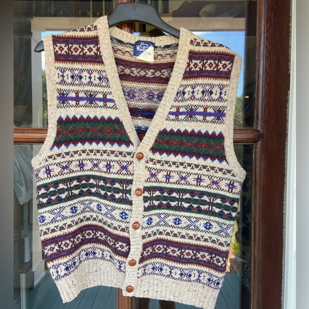 WOOLRICH vintage sweater vest. Button front. 💯 wool. (L)